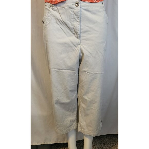 Karen Scott Khaki Colored Ankle Capris Size 16 Pockets Button Accents - Picture 1 of 7